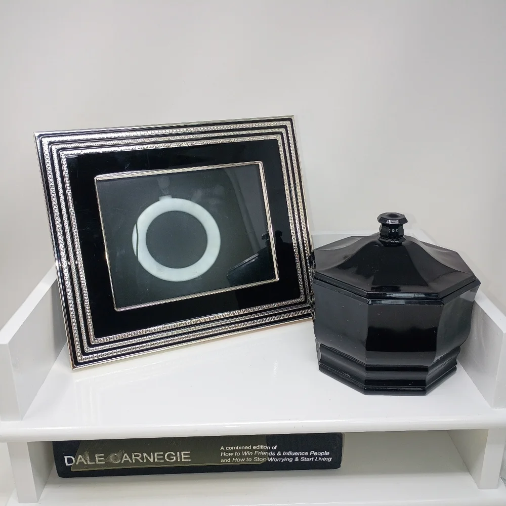 Vera Wang By Wedgwood Elegant Black and Silver Picture Frame